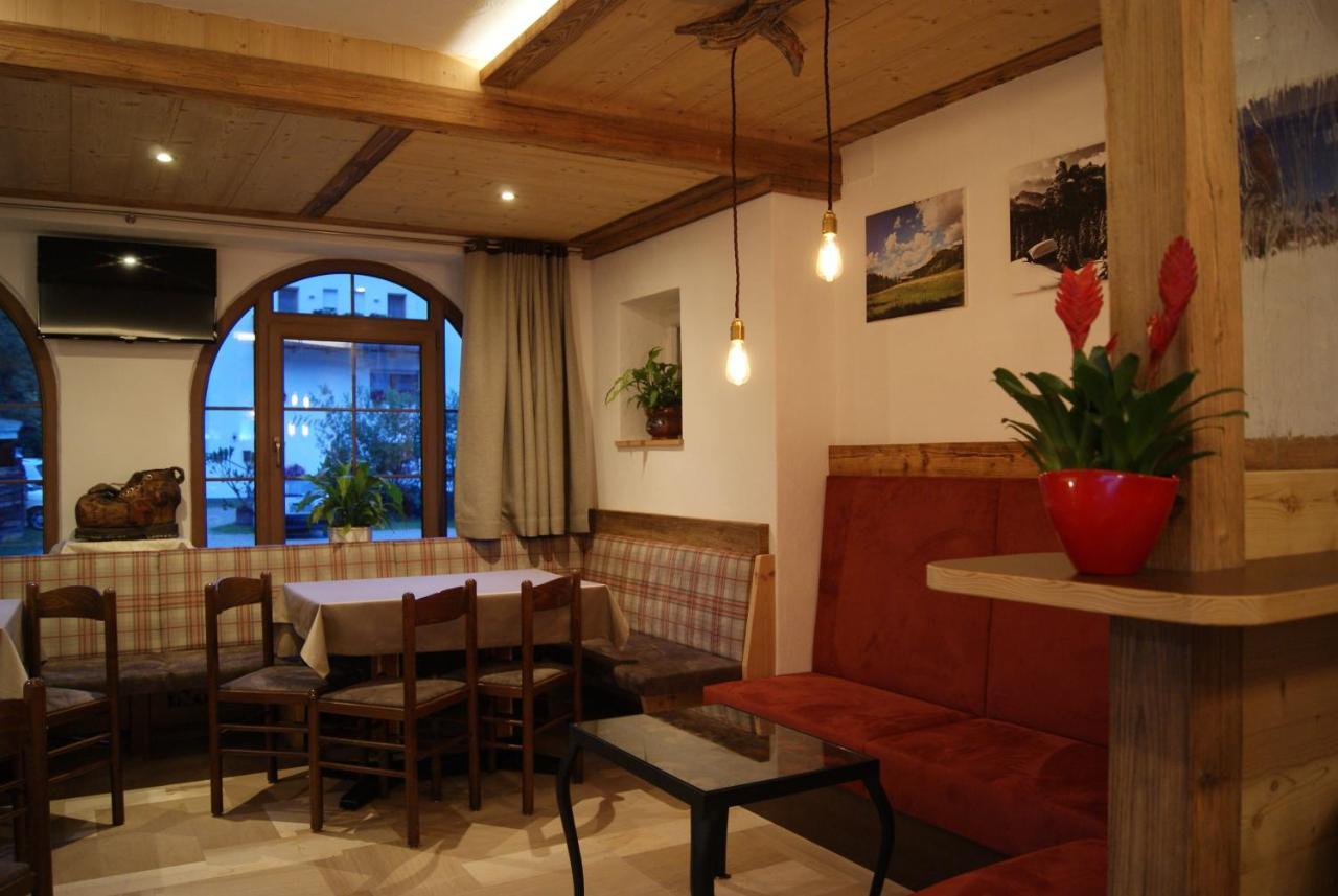 Guesthouse Rungg Badia (South Tyrol) Exteriör bild