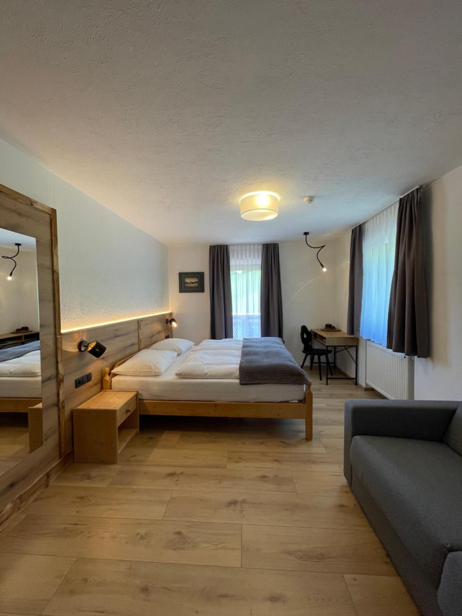Guesthouse Rungg Badia (South Tyrol) Exteriör bild