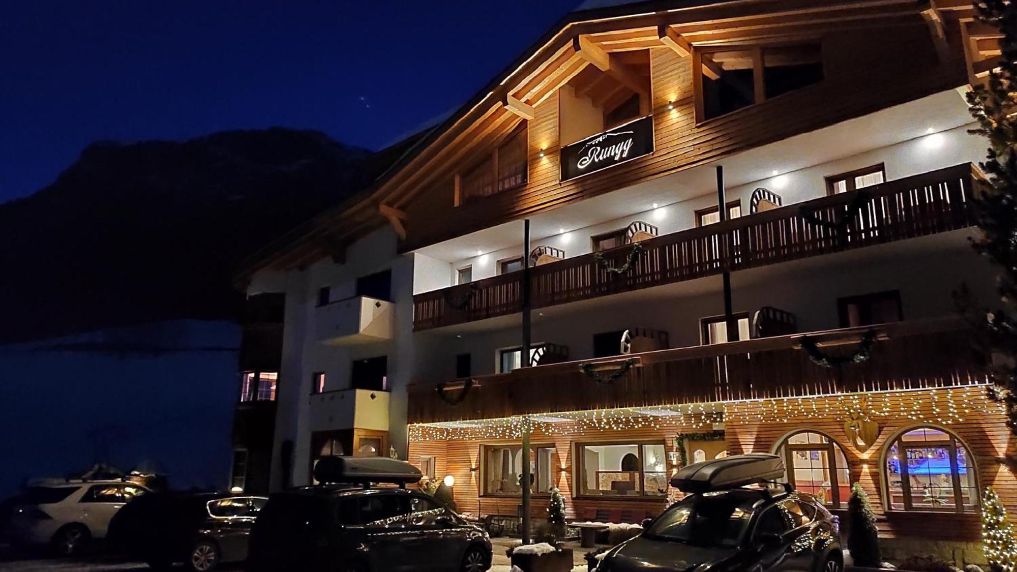 Guesthouse Rungg Badia (South Tyrol) Exteriör bild
